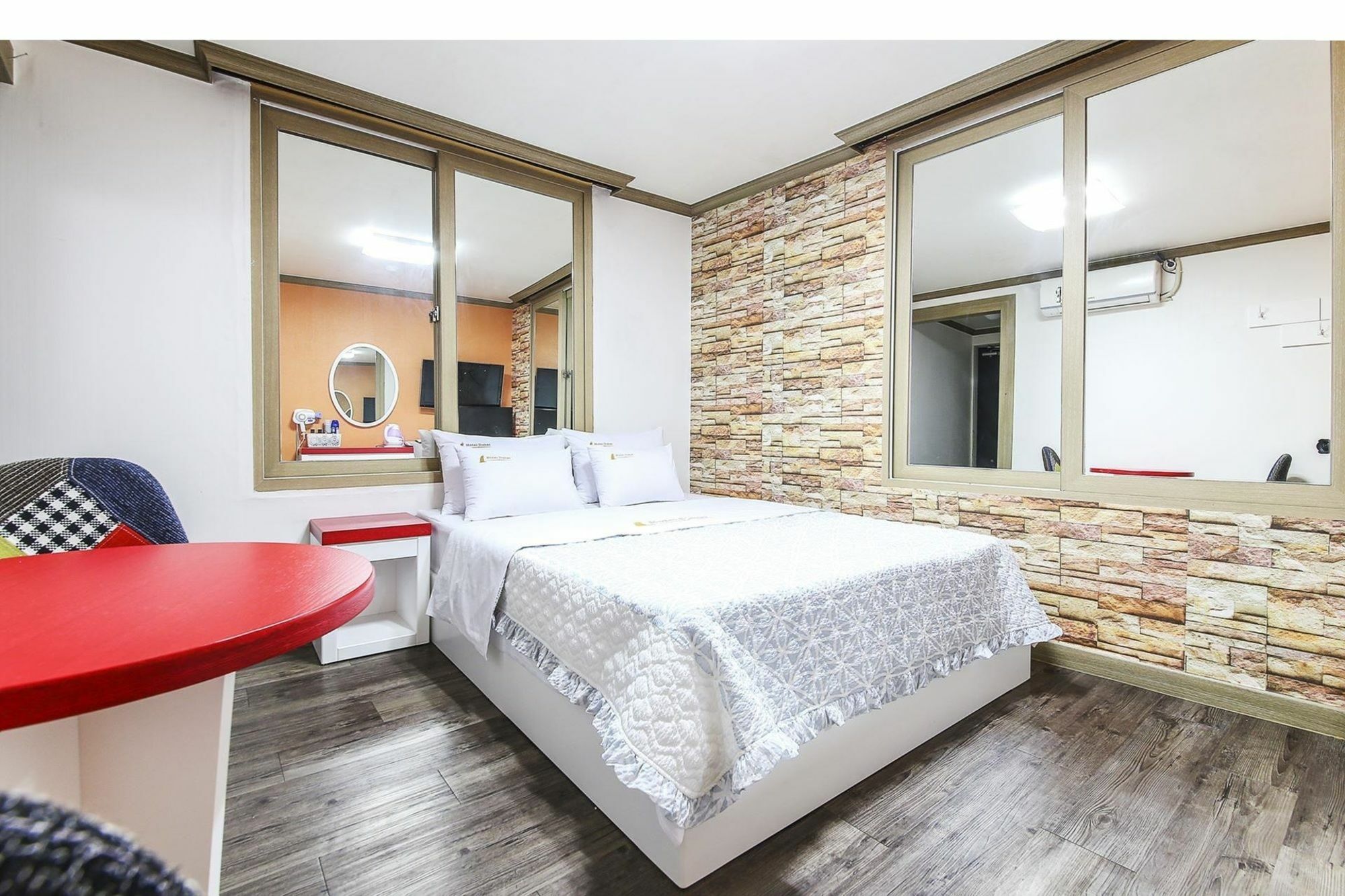 Dubai Motel Daejeon Exterior photo